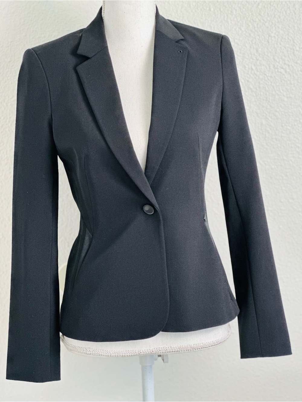Jigsaw Black Single-Button Blazer Tailored Waist Shaping Size 4